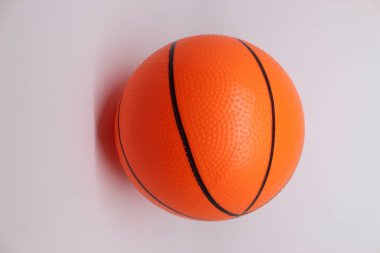siyah çizgili küçük turuncu basketbol