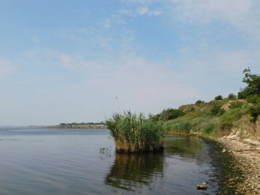 balıkçı tarafından yaz aylarında nehir