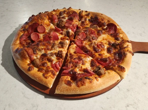 Sliced Food Mixed Pizza — Stock Photo, Image