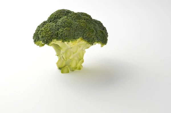 Brócolos Isolados Sobre Fundo Branco — Fotografia de Stock