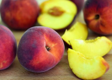 sağlıklı beslenme için doğadan sunulan lezzet şeftali