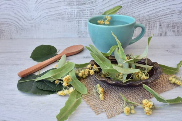 Tarçın ve zencefilli aromatik kireç çayı