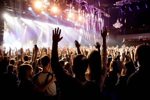 Multitud Con Las Manos Alto Concierto Música — Foto de Stock