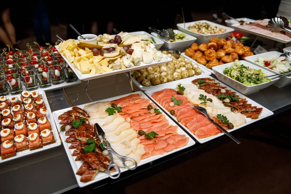 Diferentes Tipos Pescado Mesa Del Banquete —  Fotos de Stock