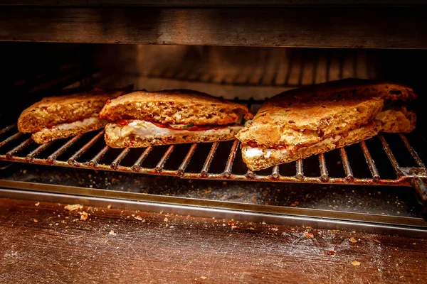 Tiga Sandwich Untuk Makanan Ringan Dimasak Dalam Oven — Stok Foto