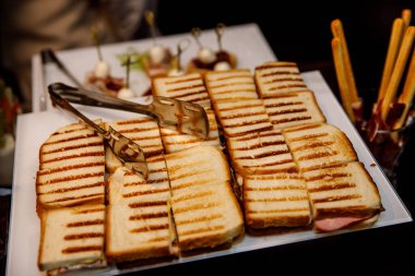 Etkinlik yemekleri, farklı atıştırmalıklar.