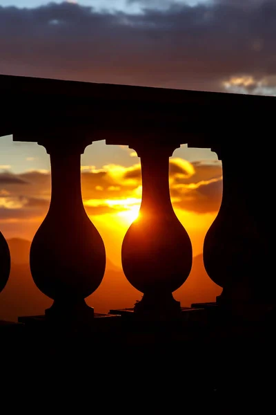 Zwart Silhouet Van Balustrade Zonsondergang Backgound — Stockfoto