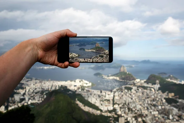 Βγάζω Φωτογραφία Ρίο Ντε Τζανέιρο Χρήση Κάμερας Smartphone — Φωτογραφία Αρχείου