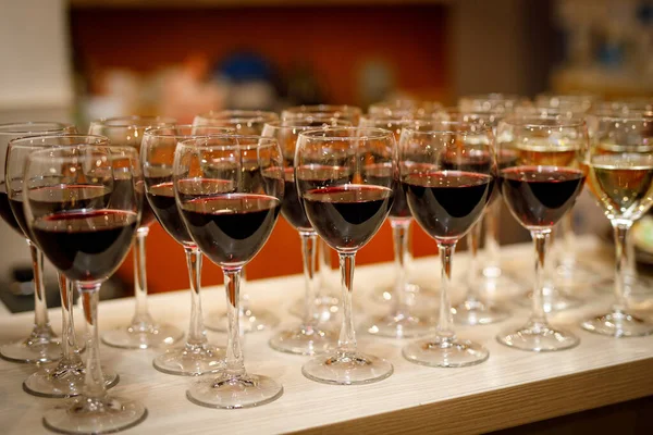 Bardakta Kırmızı Şarap Yakın Plan — Stok fotoğraf