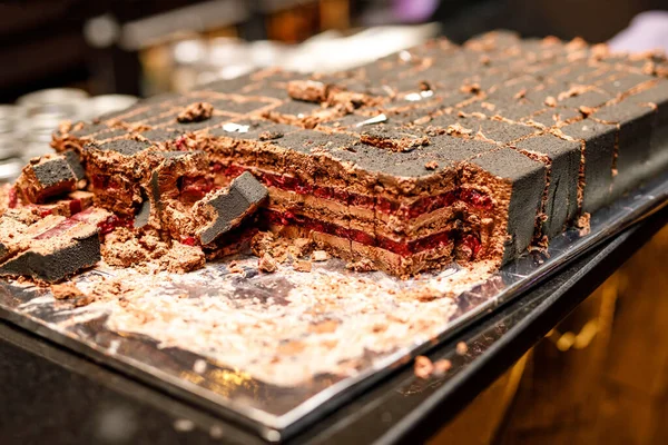 Schokoladen Und Beerenkuchen Gehackter Kuchen — Stockfoto