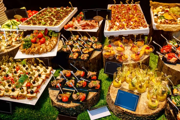 Catering Food Veel Verschillende Snacks — Stockfoto