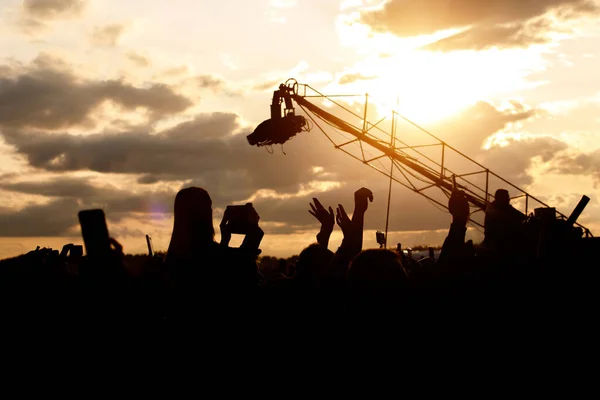 Cámara Una Grúa Rodaje Aire Libre Puesta Sol — Foto de Stock