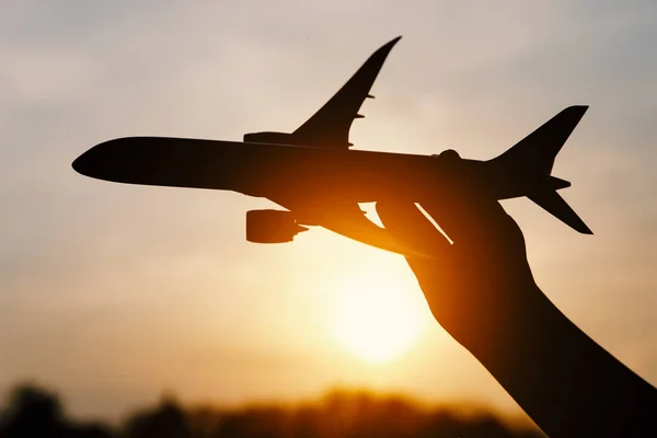 Concepto Apoyo Ayuda Las Compañías Aéreas Avión Está Manos Cariñosas — Foto de Stock