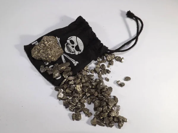 Disulfure Fer Pyrite Imbécile Sur Crâne Croix Sac Pirate Noir — Photo