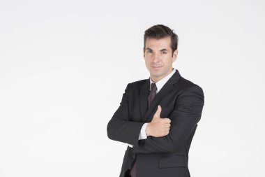 Yakışıklı iş adamı düşünme ayakta ve çok akıllı ve başarılı