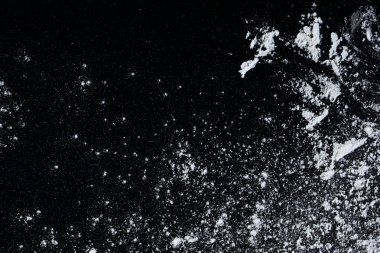 un siyah masaya dağılmış. makro çekim