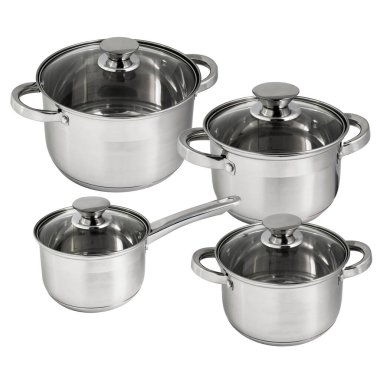 Mutfak aletleri. Paslanmaz çelik tencereler. Güveç ve tava beyaz arka planda. yemek aletleri.