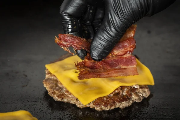 Cooking Burger Cheese Bacon — Stock Photo, Image