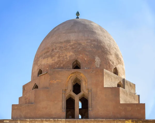 埃及开罗伊本图伦清真寺沐浴喷泉圆顶 — 图库照片
