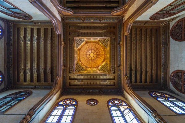 Κάιρο Αίγυπτος Ιουλίου 2018 Ξύλινη Διακόσμηση Θόλο Μεσολαβώντας Περίτεχνη Οροφή — Φωτογραφία Αρχείου
