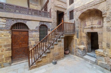 Darb Al Ahmar bölgesinde, eski Kahire, Mısır el-Ezher Camii yakınında bulunan Osmanlı avlusu tarihi Beit El-ayarla Waseela (Waseela Hanem ev) inşa