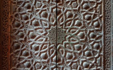 Bronz-plaka kapı süsleri Sultan Hassan Camii, çiçek ve geometrik desenli, Kahire, Mısır ile dekore edilmiş