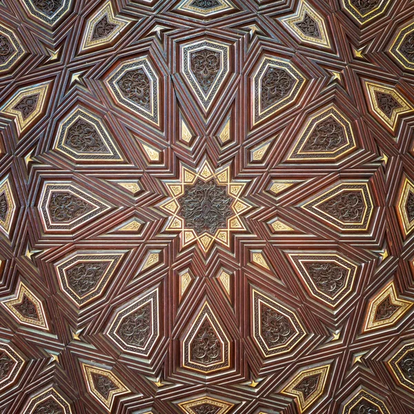 Крупный План Арабесских Орнаментов Старинного Декорированного Минбара Мечети Султан Аль — стоковое фото