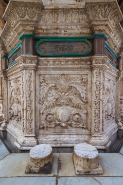 Beyaz mermer oyma duvar büyük Camii, Muhammed Ali Paşa, Citadel, Kahire, Mısır Courtyard bir abdest çeşme