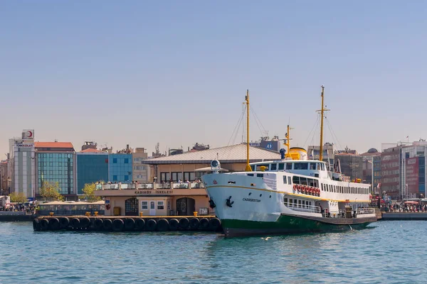 Istanbul Turquie Avril 2017 Ferry Boat Terminal Maritime Kadikoy Prépare — Photo