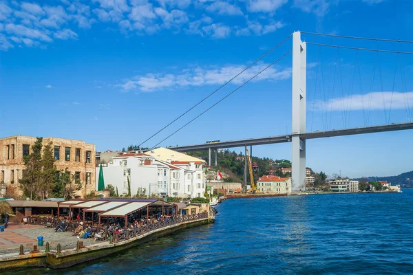 Istanbul Turquie Janvier 2013 Vue Pont Bosphore Bâtiment Historique Esma — Photo