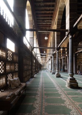 Amir Al-Maridani'nin tarihi camisinde koridor, Kahire, Mısır