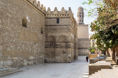 Kamu tarihi Al Hakim Camii dış duvar ve minare - Aydınlanmış Camii - Moez Street, Kahire