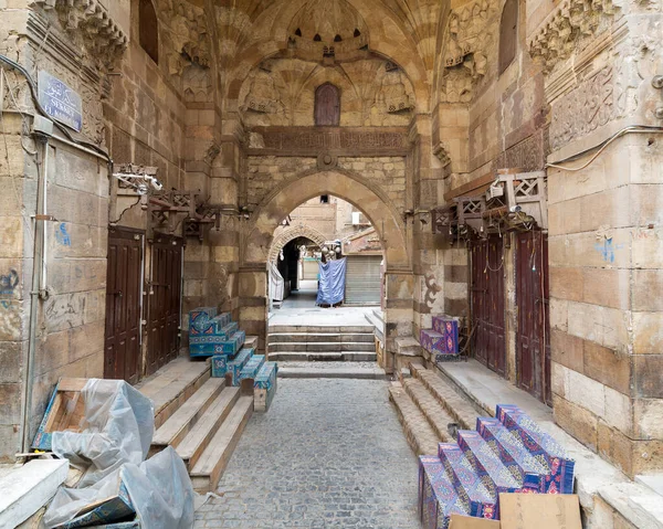 Historic Mamluk era Khan al-Khalili bazaar and souq, closed during Covid-19 lockdown, Cairo, Egypt — 스톡 사진