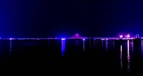 Vista nocturna del puente Bandra Worli Sea Link — Foto de Stock