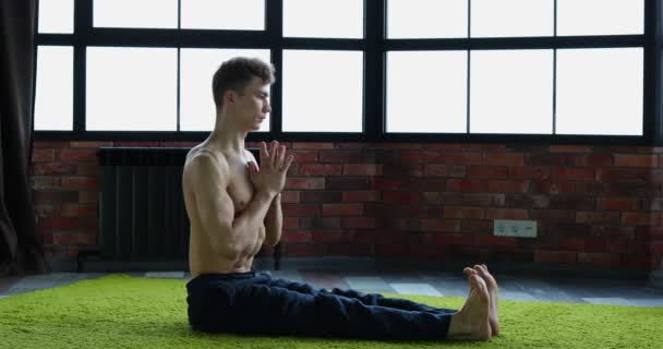 Young Man Engaged Oriental Practices Yoga Strengthen Young Health — Stock Video