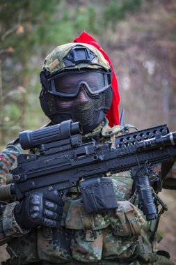 Poltava, Ukrayna - 16 Mart 2019: Oyun - İrlanda Ulusal ordu Protestanlar ve airsoft oyun, İngiliz düzenli ordu arasındaki düşmanlıklar taklidi.
