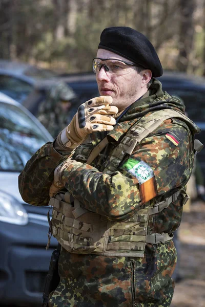 ポルタヴァ ウクライナ 2019 ゲーム プロテスタントのアイルランドの国民軍と Airsoft のゲーム イギリス正規軍の敵対行為の模倣 — ストック写真