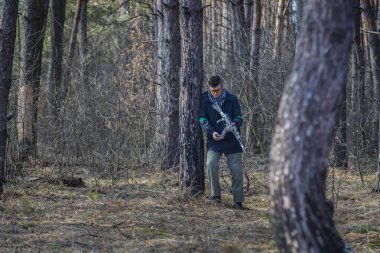 Poltava, Ukrayna - 16 Mart 2019: Oyun - İrlanda Ulusal ordu Protestanlar ve airsoft oyun, İngiliz düzenli ordu arasındaki düşmanlıklar taklidi.