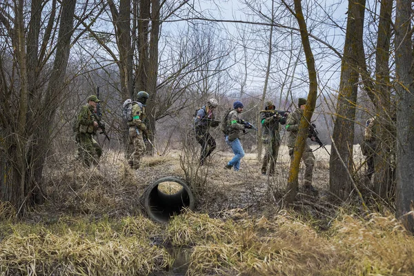 ポルタヴァ ウクライナ 2019 ゲーム プロテスタントのアイルランドの国民軍と Airsoft のゲーム イギリス正規軍の敵対行為の模倣 — ストック写真