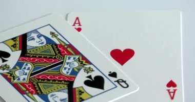 Blackjack ve pokerde iskambil kartları ile yirmi bir kart kombinasyonu.