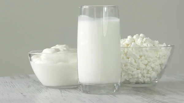 Skupina Ekologicky Šetrných Mléčných Výrobků Jiných Než Gmo Jogurtu Tvarový — Stock fotografie