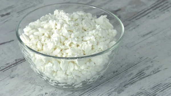 Çevre dostu olmayan Gdo süt ürünleri, yoğurt, süzme peynir, ekşi krema ve peynir pod altında bir grup.