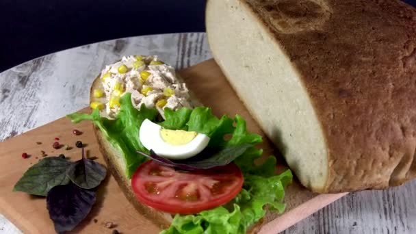 Sandwich Del Tradicional Pan Ecológico Ucraniano Perdido Gusto Sin Sabores — Vídeos de Stock