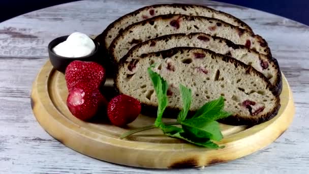 Sendvič Tradičního Ukrajinského Ekologického Chleba Ztratil Chuť Bez Příchutí Plnidel — Stock video