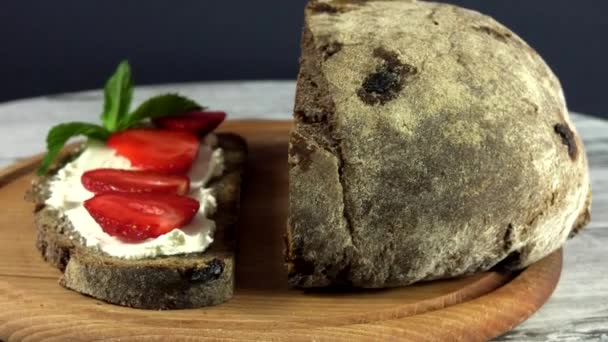 Sandwich Del Tradicional Pan Ecológico Ucraniano Perdido Gusto Sin Sabores — Vídeo de stock