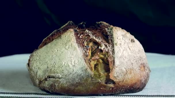 Oekraïens Traditioneel Brood Gekookt Oven Hout Zonder Conserveringsmiddelen Vulstoffen Kleurstoffen — Stockvideo