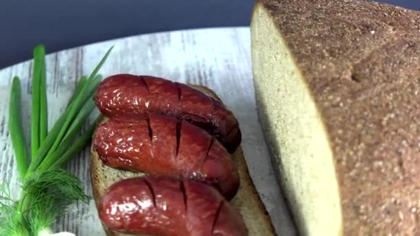 Sandwich from the traditional Ukrainian eco bread lost to taste without flavors, fillers and GMOs. Baked in the oven on the wood of fruit trees. — Stock Footage Sandwich Traditional Ukrainian Eco Bread Lost Taste Flavors Fillers Gmos Stock Footage
