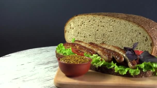 Сэндвич Традиционного Украинского Эко Хлеба Утраченного Вкусу Ароматов Наполнителей Гмо — стоковое видео