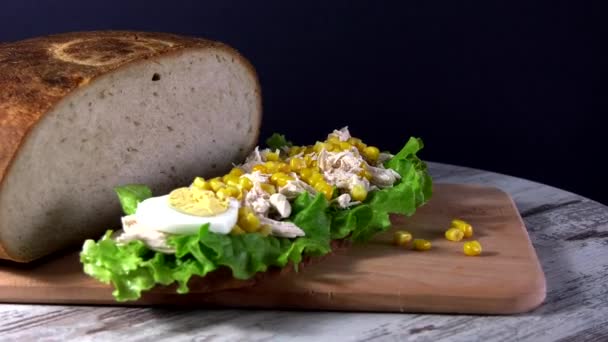 Sandwich Del Tradicional Pan Ecológico Ucraniano Perdido Gusto Sin Sabores — Vídeos de Stock