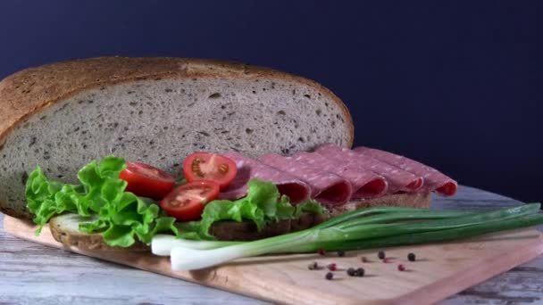 Бутерброд Традиційного Українського Еко Хліба Втрачений Смак Смаків Наповнювачів Гмо — стокове відео